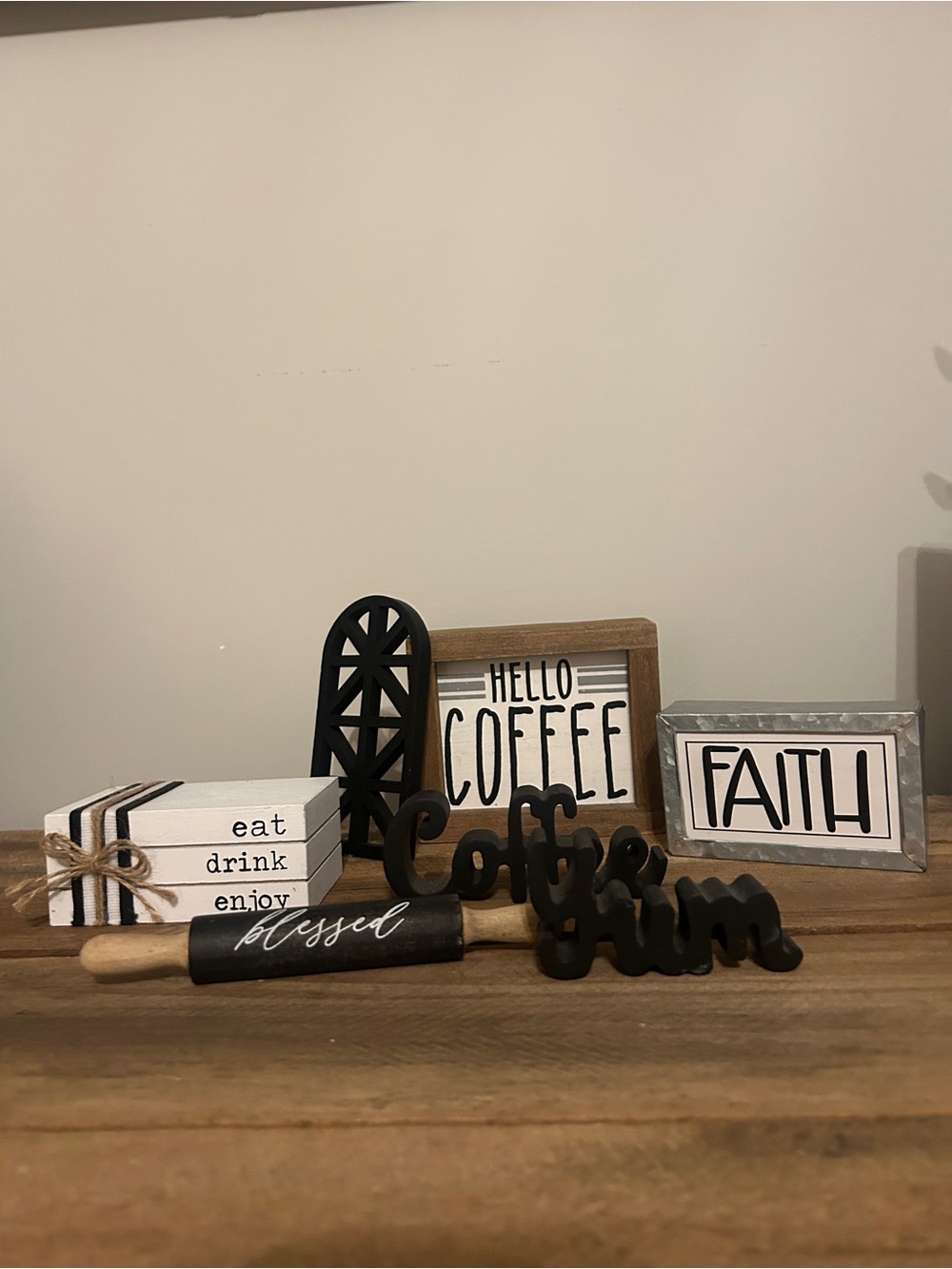 Farmhouse Black and White Decor Set - Unbranded
